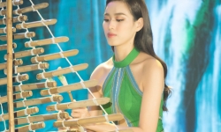 Đỗ Thị Hà biểu diễn hit “Despacito” bằng đàn T’rưng ở bán kết tài năng Miss World 2021