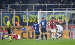 Giroud lập cú đúp trong 3 phút, AC Milan hạ Inter đầy kịch tính