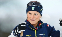 Ngắm vẻ đẹp sắc sảo của VĐV trượt tuyết người Thụy Điển Frida Karlsson