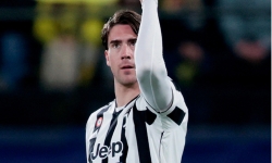 Vlahovic ghi bàn lịch sử, Juventus vẫn hòa 1-1 với Villarreal ở Champions League