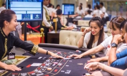 Đề xuất tiếp tục thí điểm cho người Việt Nam chơi casino