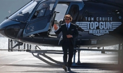 Tom Cruise đi trực thăng dự họp báo ra mắt  'Top Gun: Maverick'
