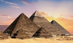 Đại kim tự tháp Giza vẫn kỳ lạ và bí ẩn với các nhà khoa học