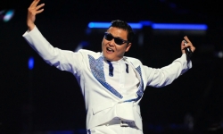 Một nhân viên tử vong khi tháo dỡ sân khấu trong show diễn của Psy