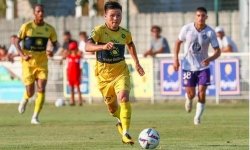 Chủ tịch Pau FC dành lời khen có cánh cho tiền vệ Nguyễn Quang Hải