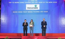 Vietcombank lần thứ 7 liên tiếp đứng đầu bảng xếp hạng Top 10 ngân hàng thương mại uy tín