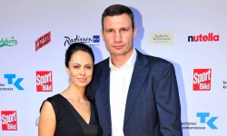 “Tiến sỹ búa thép” Vitali Klitschko và Natalia ly hôn sau 26 năm chung sống