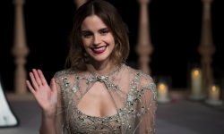 Emma Watson dính nghi vấn hẹn hò với trai đẹp ở Italia