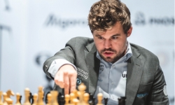 Thắng dễ Arjun Erigaisi, “Vua cờ” Magnus Carlsen vô địch Generation Cup 2022