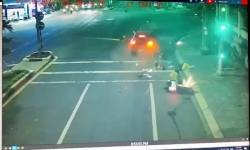 Gia Lai: Tạm giữ hình sự tài xế ô tô say xỉn tông bay 3 xe máy đang chờ đèn đỏ