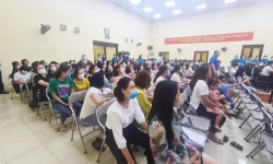 Quận Hoàng Mai tăng trên 4.000 học sinh/năm, biên chế giáo dục thiếu, quá tải trường công