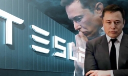Cổ phiếu Tesla hướng tới năm tệ nhất, Elon Musk mất 81,4 tỷ USD
