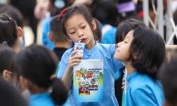 Khởi động Quỹ sữa Vươn cao Việt Nam 2023: Tiếp tục trao 1,5 triệu hộp sữa cho gần 17.000 trẻ em