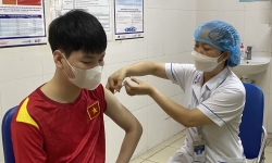 Người dân chủ động đi tiêm chủng mũi vắc xin bổ sung phòng Covid-19