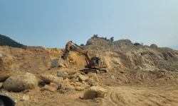 Phú Lộc (Thừa Thiên Huế): Tái diễn tình trạng khai thác đất trái phép tại mỏ đá Tam Lộc