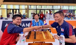 Cờ ốc Việt Nam thắng Thái Lan nhờ VAR, chạm trán Campuchia ở bán kết