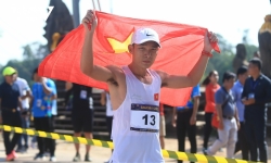 Hoàng Nguyên Thanh giành huy chương đầu tiên cho đoàn thể thao Việt Nam ở ngày 6/5