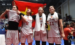 Vỡ òa cảm xúc với tấm HCV SEA Games lịch sử của bóng rổ Việt Nam