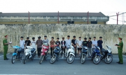 Hà Nam: Bắt giữ nhóm 19 thanh, thiếu niên mang hung khí gây rối trật tự công cộng