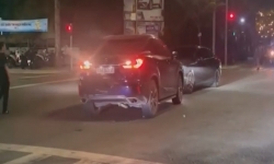 Tài xế Lexus cố tình đâm liên tiếp vào ô tô VinFast đi ngược chiều