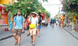 Tổng doanh thu du lịch Việt Nam năm 2023 ước tính đạt 672.000 tỷ đồng
