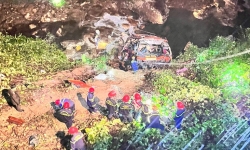 Xe khách lao xuống vực ở cao tốc La Sơn – Túy Loan, ít nhất 3 người tử vong