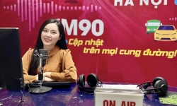 MC Hồng Hạnh: Để MC sống được với nghề là điều không dễ dàng