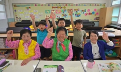 Đối mặt với tỷ lệ sinh thấp nhất thế giới, Hàn Quốc tìm giải pháp 'sống vui' cho người già