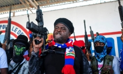 Chân dung trùm băng đảng Jimmy 'Barbecue' Chérizier đang gây bạo loạn ở Haiti
