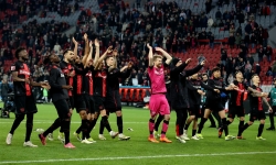 Leverkusen tiếp tục bay cao, kéo dài kỷ lục