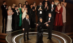 Siêu phẩm màn bạc 'Oppenheimer' đại thắng Oscar 2024 với 7 tượng vàng