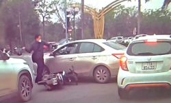 Nghệ An: Người đập phá kính xe ô tô sau va chạm giao thông là cán bộ hải quan