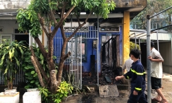 Kon Tum: Sau tiếng nổ lớn, căn nhà cùng nhiều vật dụng bị ngọn lửa thiêu rụi