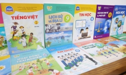 Nhà xuất bản Giáo dục Việt Nam điều chỉnh giảm giá sách giáo khoa