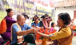 Phục dựng Lễ Khăm bản - Tết té nước ở tỉnh Điện Biên