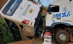 Kon Tum: Tạm giữ tài xế xe khách trong vụ tai nạn khiến 25 người thương vong