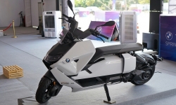 Ngắm nhìn xe máy điện BMW CE04 ra mắt tại Việt Nam