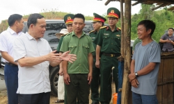 Phó Thủ tướng Trần Lưu Quang làm việc tại Vườn Quốc gia Chư Mom Ray - Kon Tum