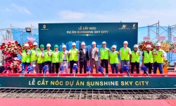 Tổ hợp căn hộ “chuẩn khách sạn ven sông Sài Gòn” - Sunshine Sky City cất nóc toà S4