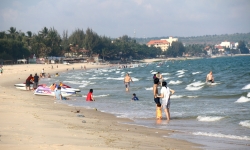 Hơn 50 du khách nghi ngộ độc hải sản khi du lịch Phan Thiết