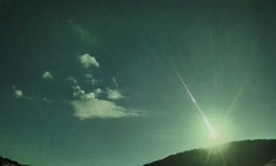 Sao chổi thắp sáng bầu trời Tây Ban Nha và Bồ Đào Nha, rực rỡ 'như một bộ phim'