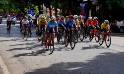 Quảng Trị: Gần 400 vận động viên khởi tranh giải đua xe đạp 'Điểm đến hòa bình'
