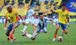 Vắng Messi, Argentina gục ngã trước 'đòn thù' Colombia