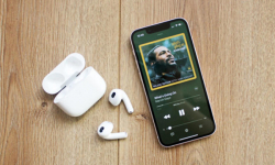 Cách kiểm tra AirPods đã cập nhật tính năng của iOS 18 hay chưa?