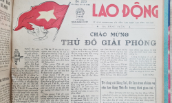 Không khí hào hùng Ngày Giải phóng Thủ đô năm 1954 qua những trang báo: Trời thu mà đẹp như ngày Tết