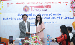 Trao Quyết định bổ nhiệm nhà báo Khổng Thị Nhung giữ chức Phó Tổng Biên tập Tạp chí ĐT Thương hiệu và Pháp luật