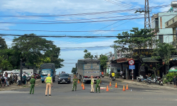 Gia Lai: Đi qua ngã tư, người phụ nữ bị xe ô tô tải tông tử vong