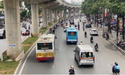 Hà Nội: Tăng giá vé xe buýt cần đi đôi với nâng cao chất lượng dịch vụ