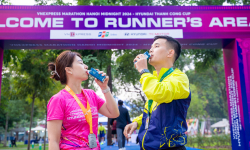 Vinamilk tài trợ “132 kg đạm*” cho 11.000 runner VnExpress Marathon Hà Nội