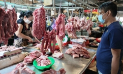Phó Thủ tướng chỉ đạo thực hiện ngay các biện pháp bình ổn giá thịt lợn